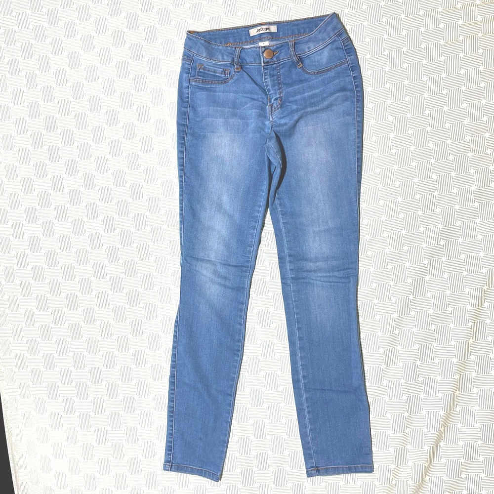 Light Wash Blue Stretchy Skinny Jeans / Jeggings Size 2